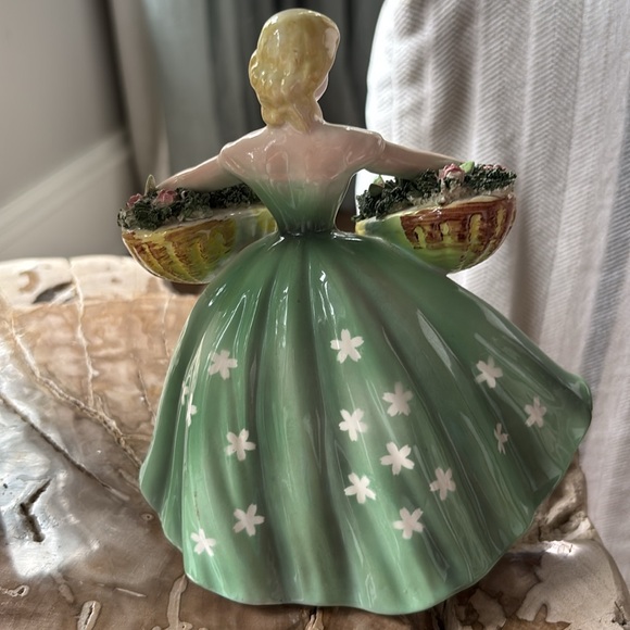 Antique hand-painted china doll (late 1940s) - Picture 4 of 6